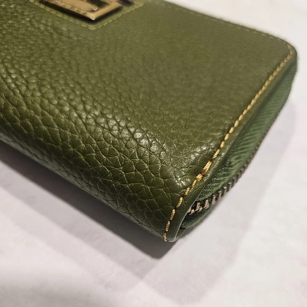 Dooney & Bourke Pebbled Leather Zip Wallet - EUC - Picture 5 of 9